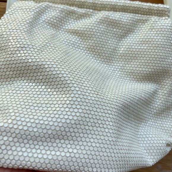 White Vintage Mech Cloth Clutch - Picture 6 of 11